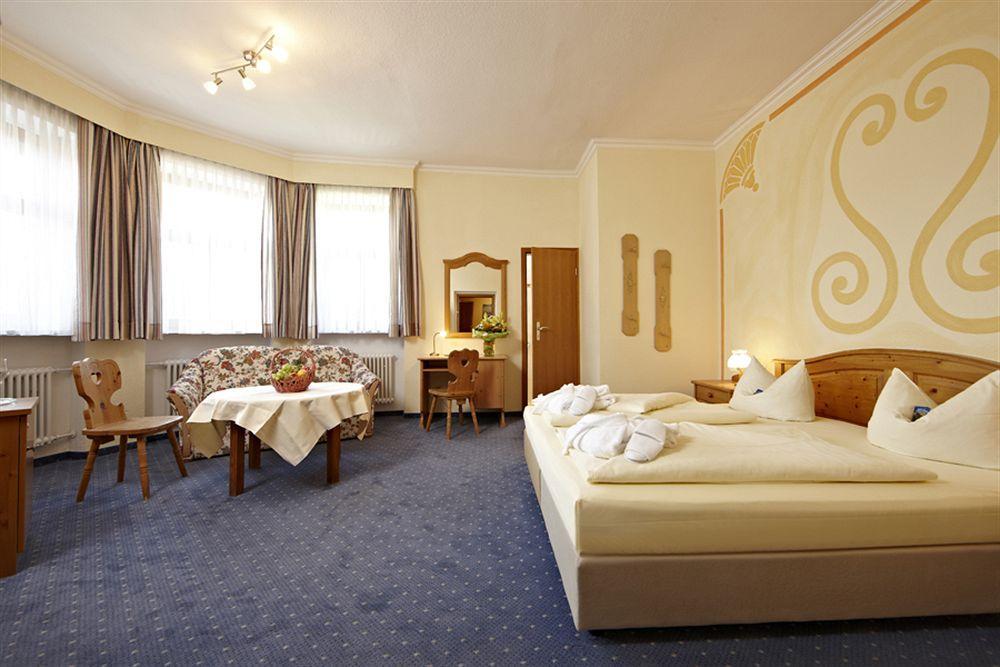 Hotel Vier Jahreszeiten Гармиш-Партенкирхен Екстериор снимка